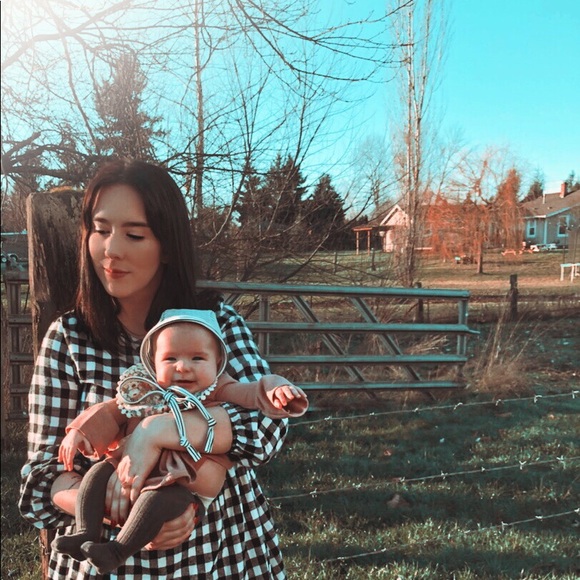 Meet your Posher, Tia - Picture 7 of 7